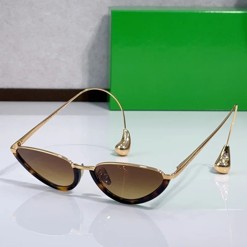 « Lunettes de soleil Femme – Cat Eye Noir & Or, Luxe 2025 »