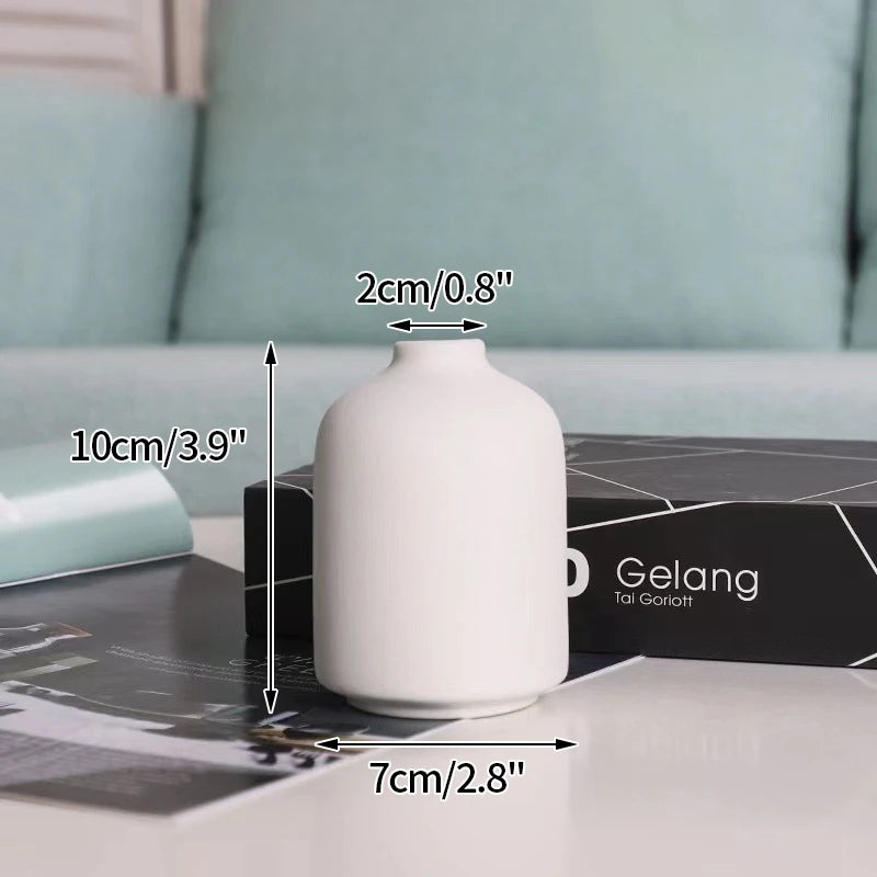 Modern Nordic Ceramic Vase – Minimalist White Flower Vase for Home & Office Decor