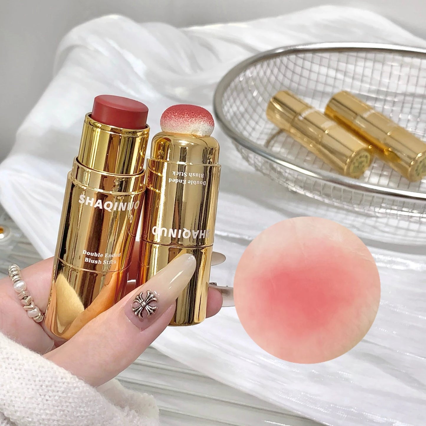 Blush Stick Velours Mat — Texture Lisse, Longue Tenue, Teinte Brune, Idéal Automne/Hiver, Effet Maquillage Naturel, Facile à Appliquer