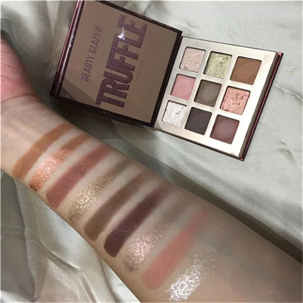 Palette fards à paupières 9 couleurs, mats et scintillants, longue tenue, waterproof, maquillage yeux toute la journée