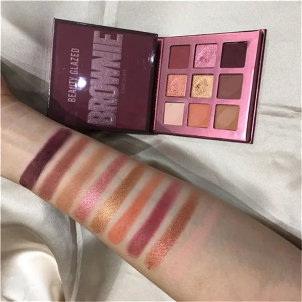 Palette fards à paupières 9 couleurs, mats et scintillants, longue tenue, waterproof, maquillage yeux toute la journée