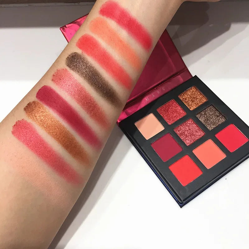 Palette de fards à paupières 9 couleurs nacrées, mates et longue tenue, waterproof