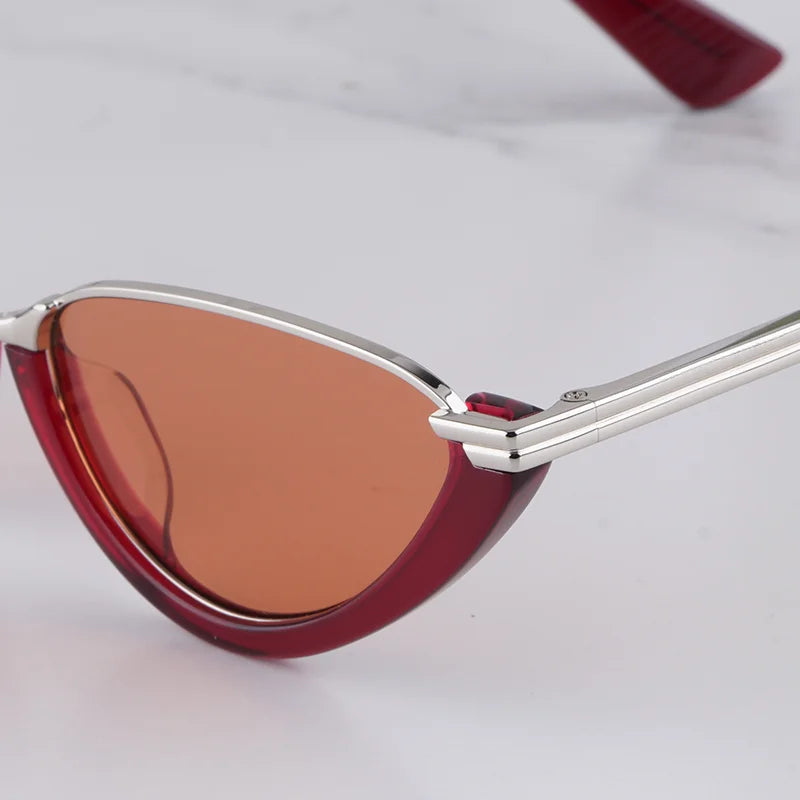 « Lunettes de soleil Femme – Cat Eye Noir & Or, Luxe 2025 »