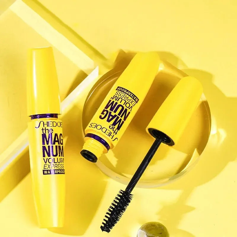 **« Mascara 3D noir – Allongeant, recourbant et waterproof »**