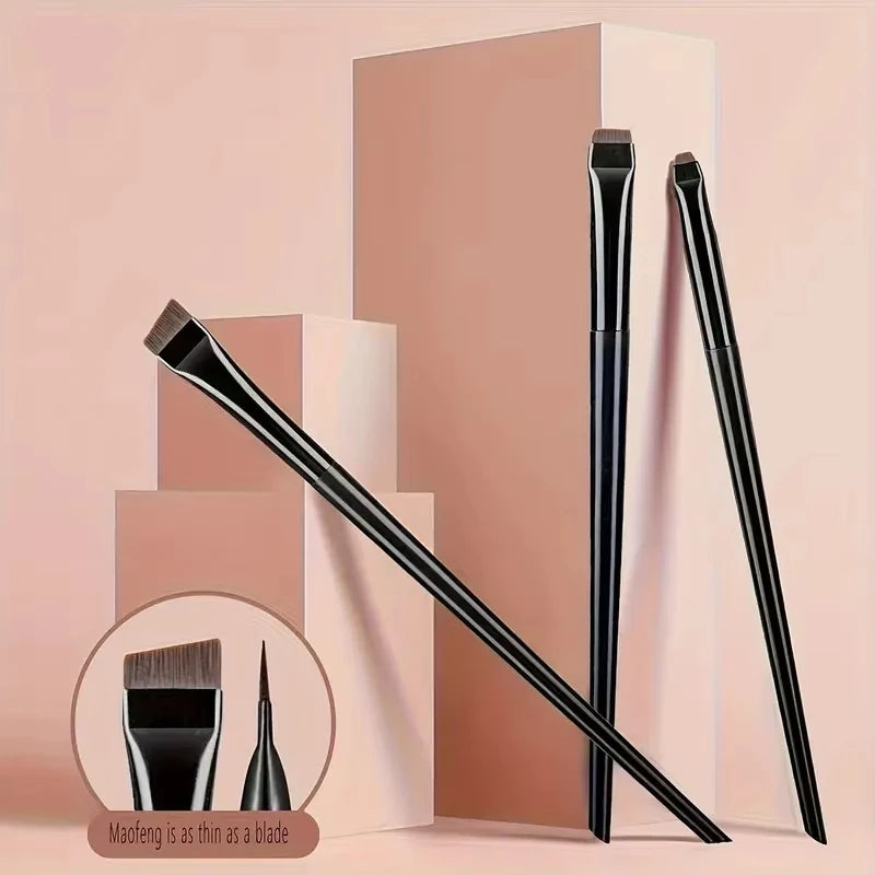 Ensemble de pinceaux de maquillage 3 pièces : pinceau pour eye-liner en forme de faucille, pinceau à sourcils à angle fin, pinceau pour eye-liner, pinceau pour fard à paupières ultra fin