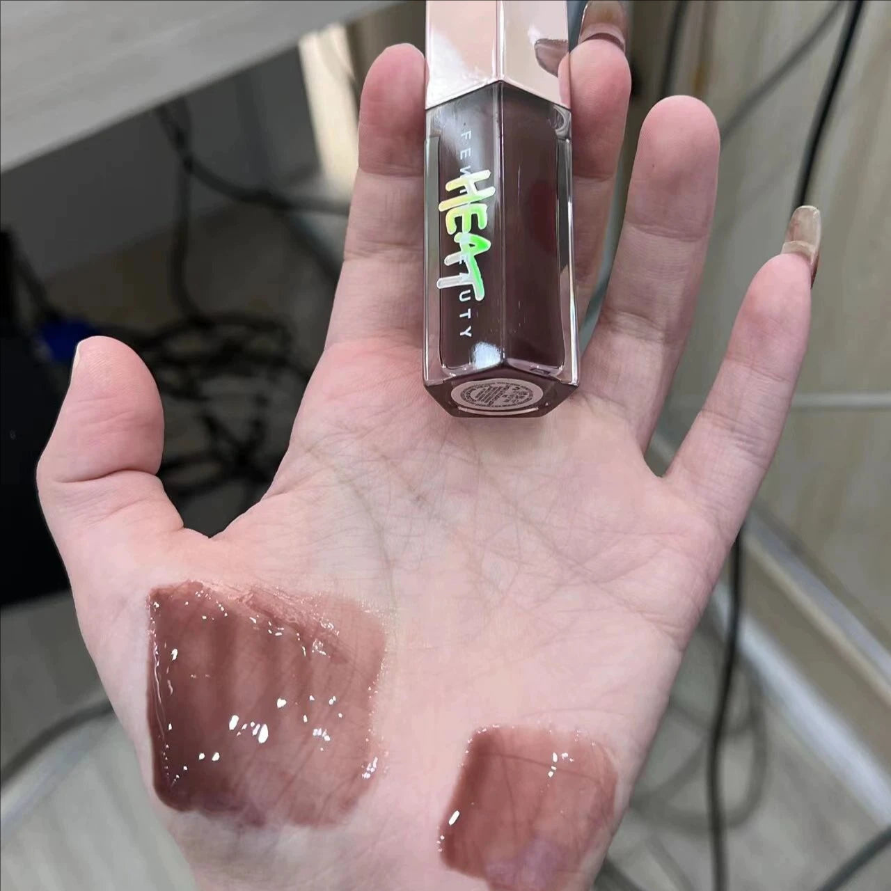 Baume à Lèvres – Rouge à Lèvres Longue Tenue, Paillettes, Hydratant, Effet Repulpant, Soin des Lèvres, Gloss, Idéal Cadeau