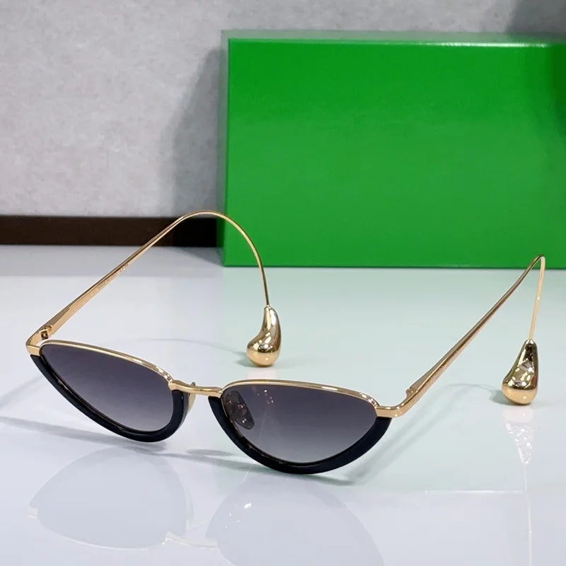 « Lunettes de soleil Femme – Cat Eye Noir & Or, Luxe 2025 »