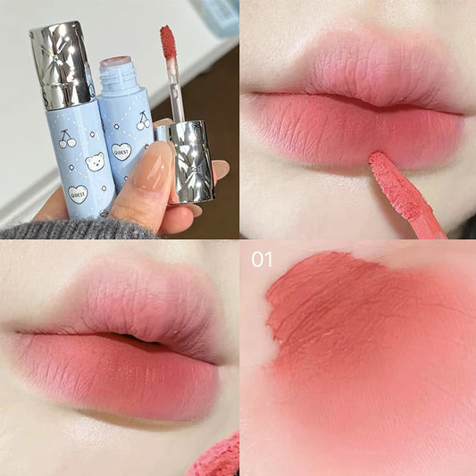 « Rouge à lèvres liquide  – Velours mat, longue tenue et waterproof »