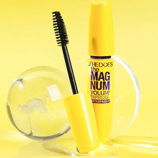 **« Mascara 3D noir – Allongeant, recourbant et waterproof »**