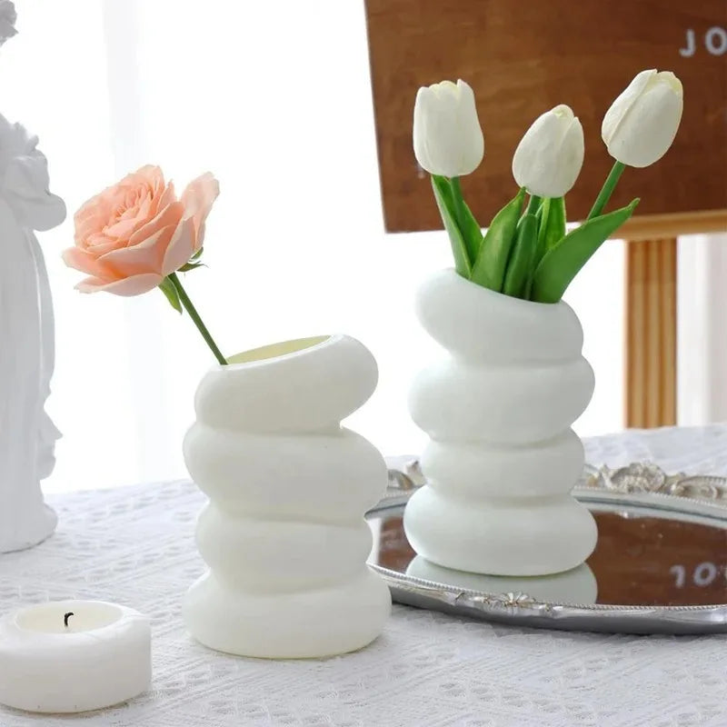 Nordic Spiral White Vase – Modern Decorative Flower Vase for Home Decor