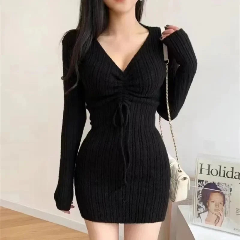 Robe Moulante à Fronces pour Femme – Col en V, Manches Longues