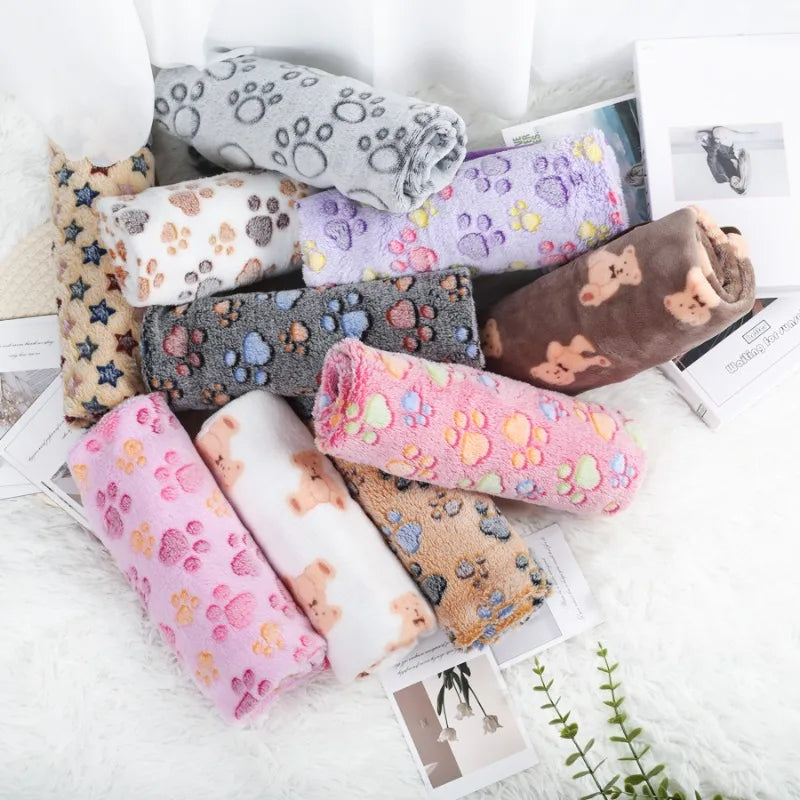 Soft Fluffy Pet Blanket – Warm Flannel Paw Print Blanket for Dogs & Cats