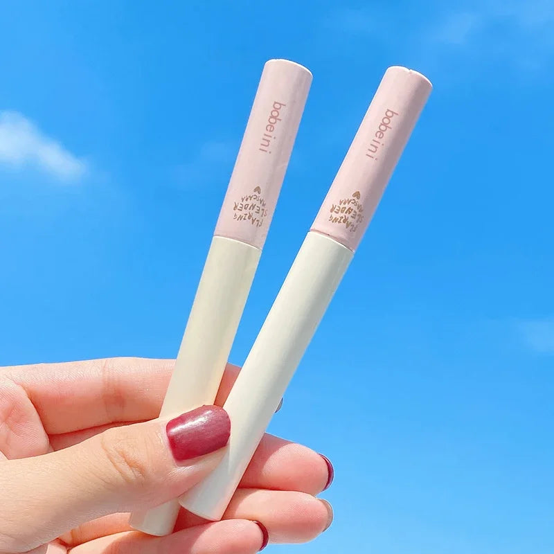 **« Mascara fibres de soie – Allongeant, volumisant, waterproof et longue tenue »**