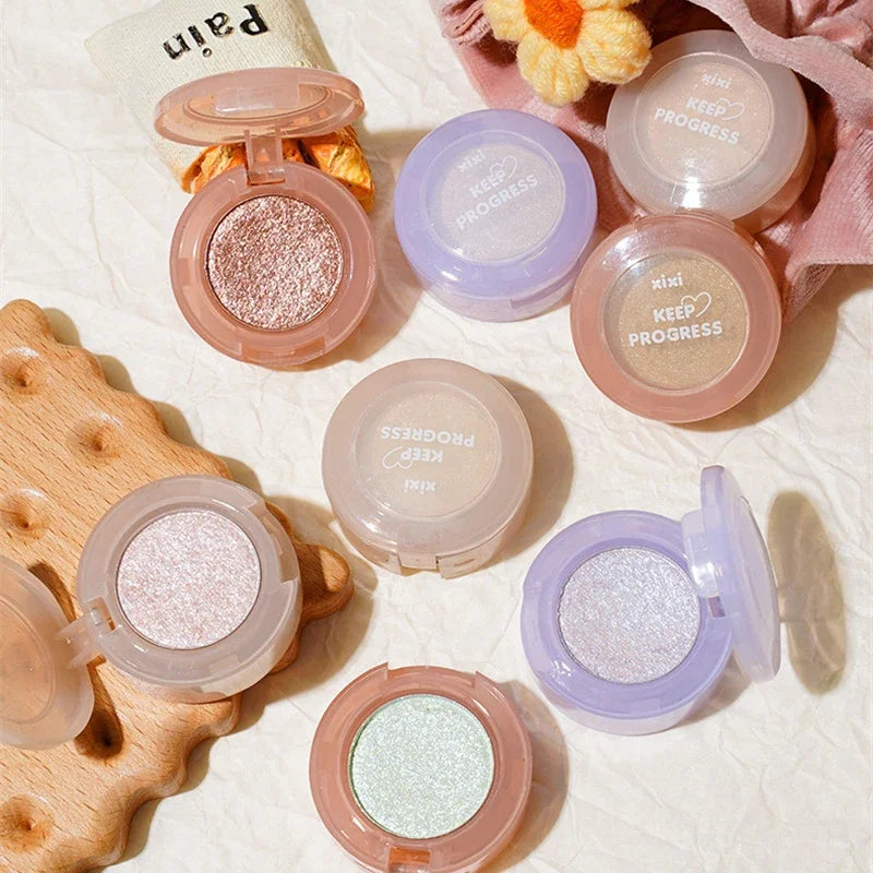 Fard à paupières argenté illuminateur, nacré et pailleté, longue tenue, waterproof, maquillage de fête pour femmes