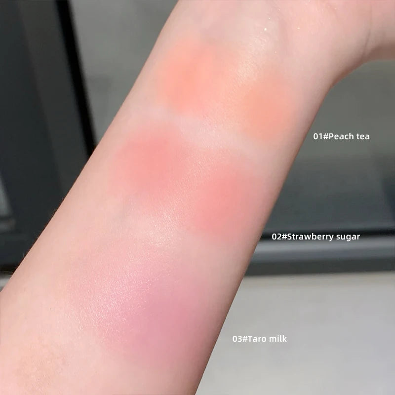 Blush coussin 3 couleurs – Texture crème mate, avec applicateur puff, sans poudre – Application lisse, pour un maquillage quotidien impeccable