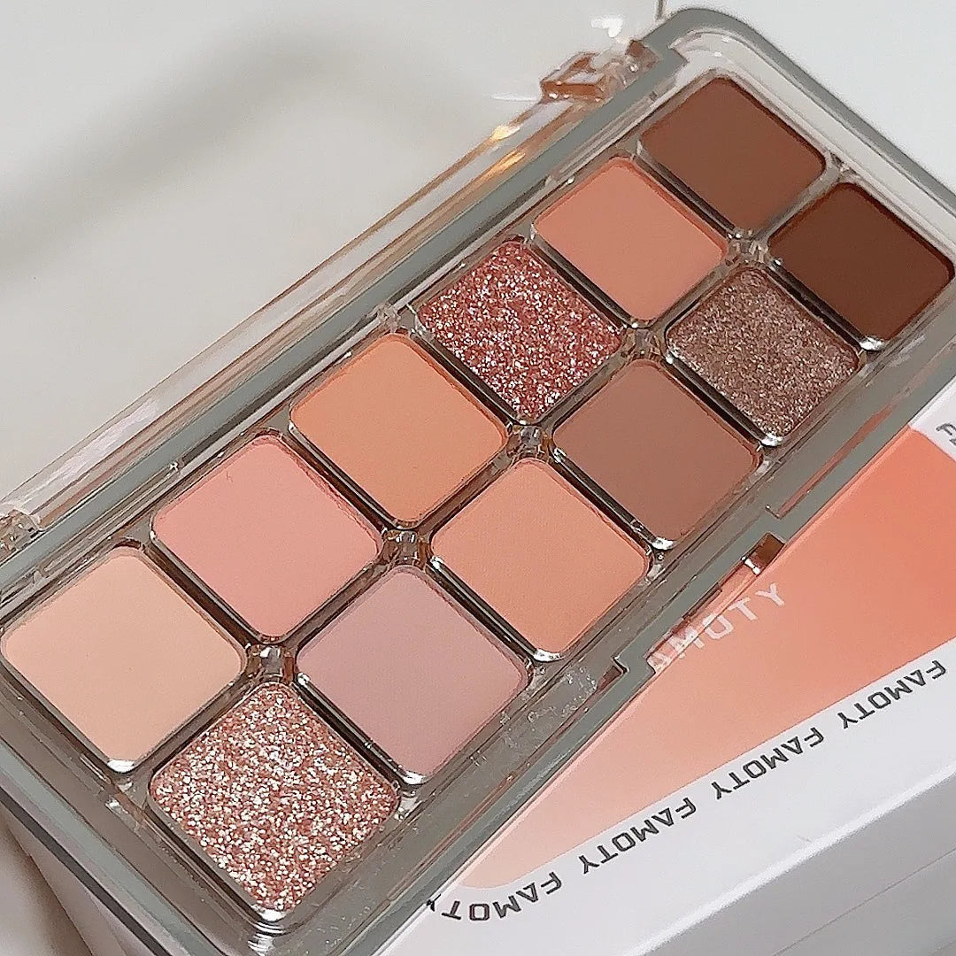 **« Palette fards à paupières 12 couleurs – Faible saturation, tout mat, tons terre pour un maquillage quotidien »**