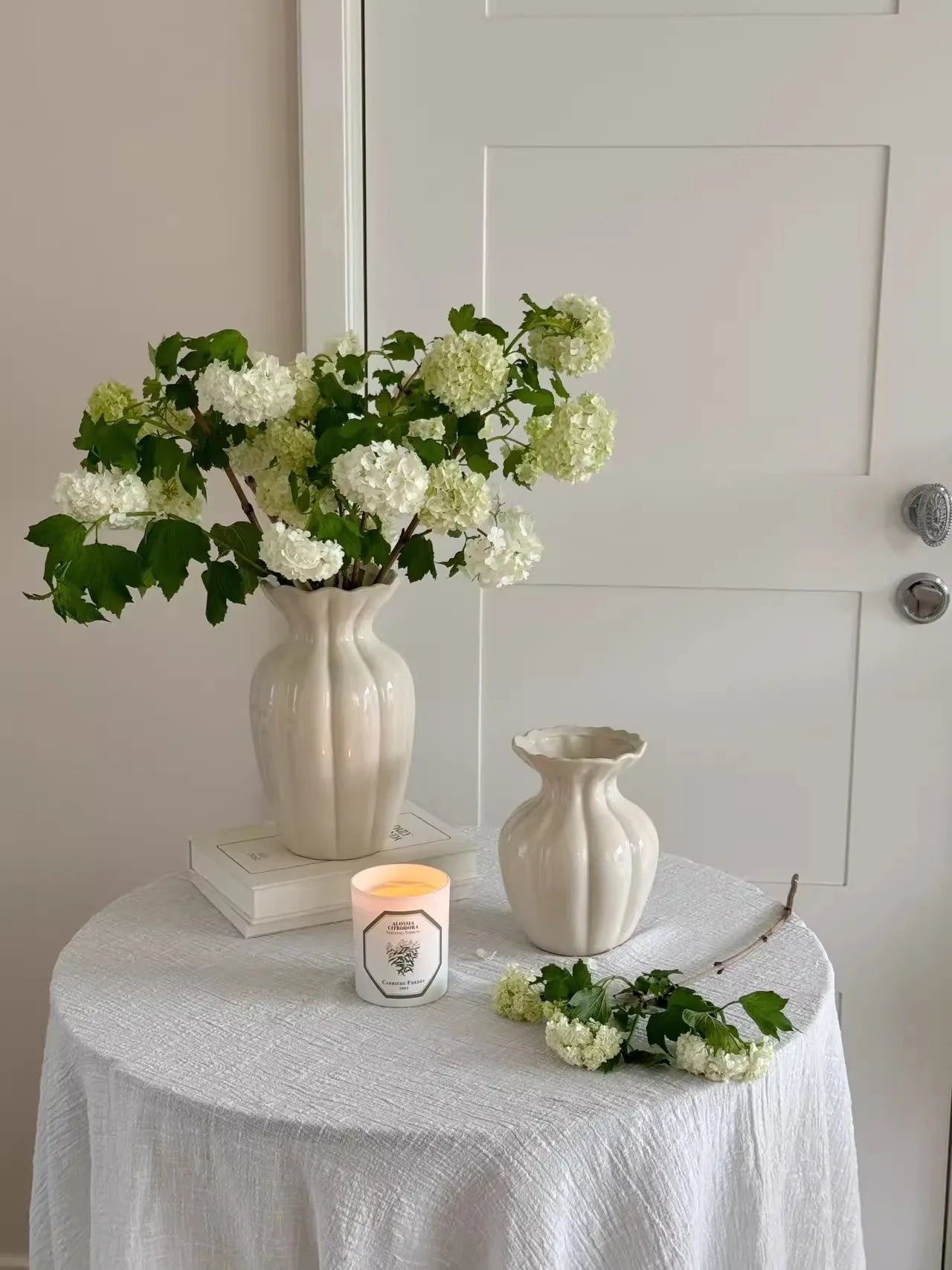 Luxury French Cream Ceramic Vase – Elegant Flower Holder for Home Decor