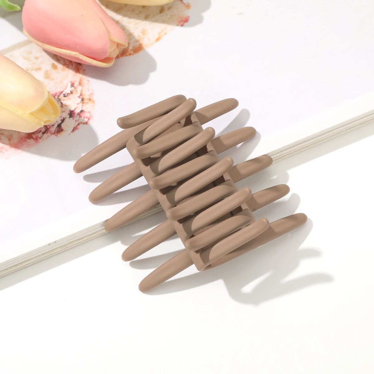 « Peigne & Pince Cheveux Double Face – 11 Couleurs »