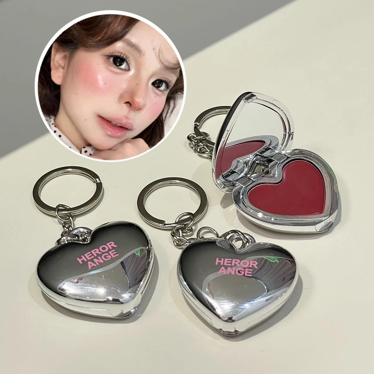 Fard à Joues Crème Brillante — Teinte Rose Naturelle pour Joues et Lèvres, Hydratant, Illuminateur Non Gras, Formule en Pâte en Forme de Cœur