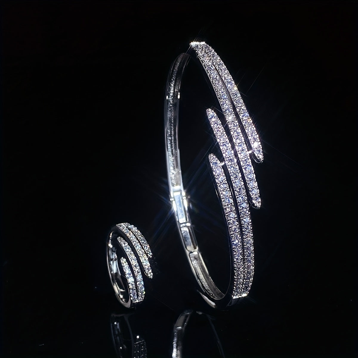Ensemble de bijoux pour les mains au style coréen et japonais tendance et minimaliste, accessoires élégants et polyvalents pour femme, parfaits pour les fêtes et les occasions spéciales, design raffiné en métal poli