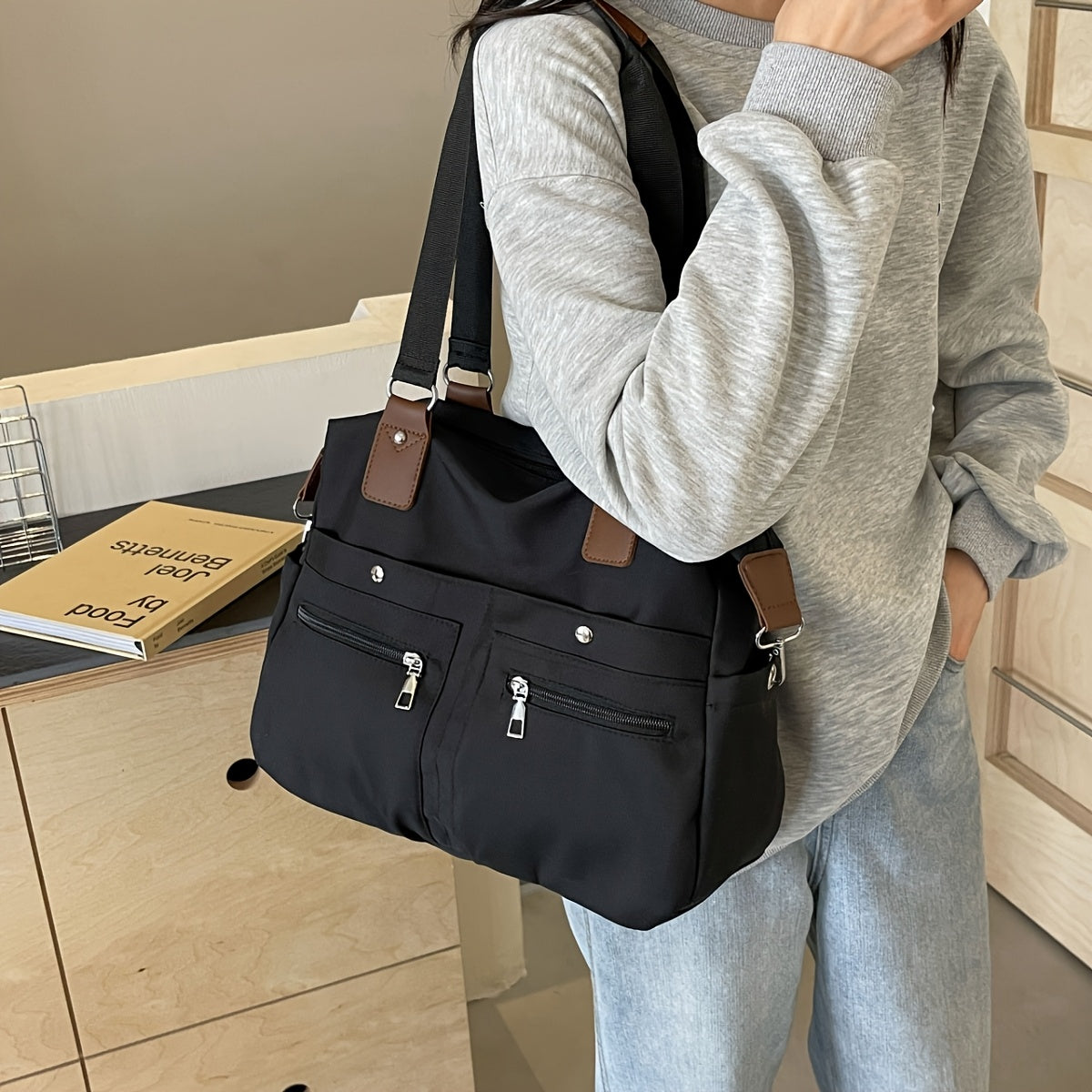 Sac Cabas Femme Grande Capacité à Multiples Poches – Bandoulière et Sangles Ajustables, Nylon Durable Noir, Idéal pour Étudiantes, Déplacements Quotidiens et Usage Décontracté, Sac Polyvalent avec Compartiments Spacieux, Fermeture Éclair