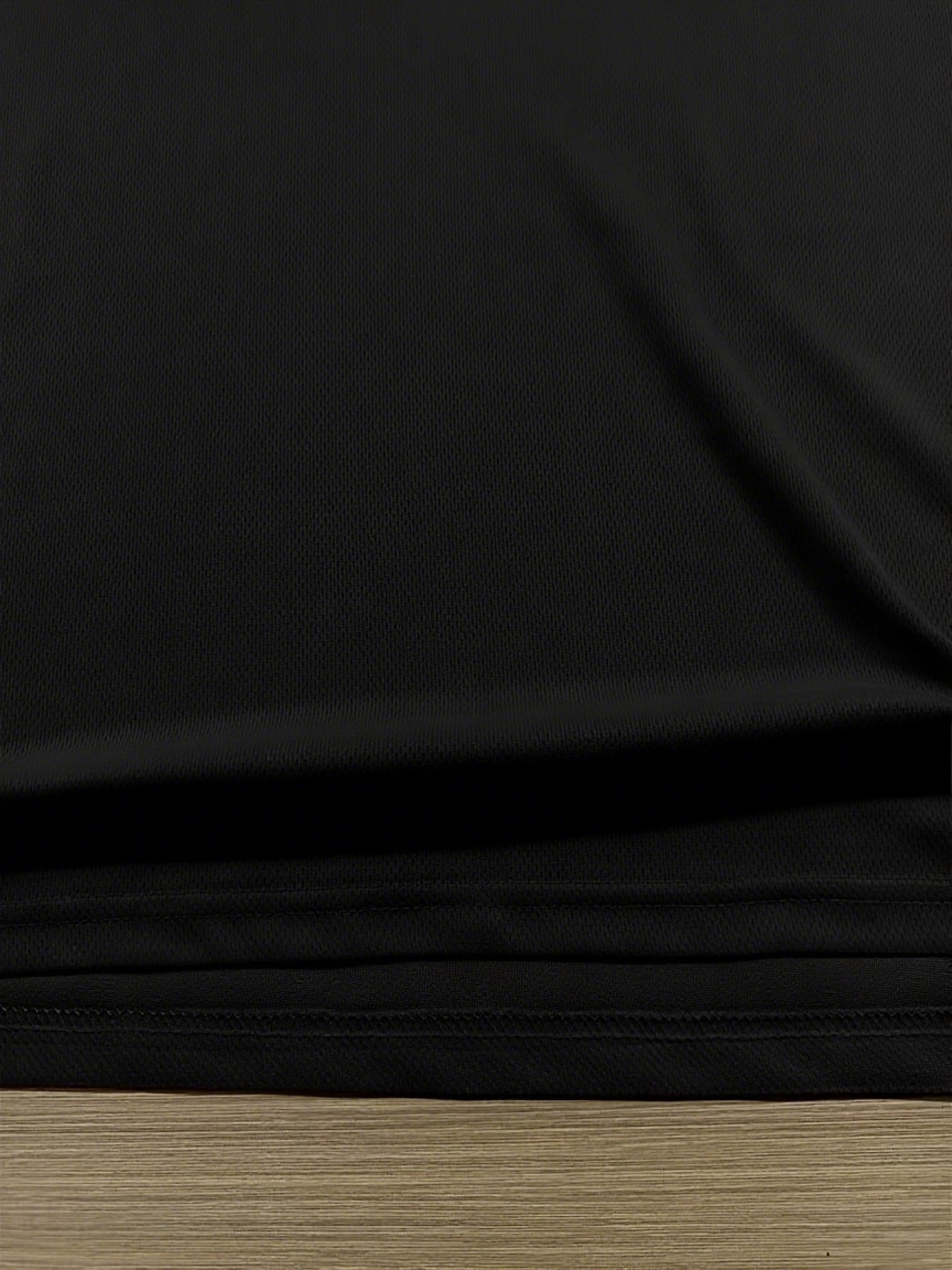 Men's Anime Pirate Skull & Crossbones T-Shirt - One-Piece Black Round Neck with White & Yellow Skull Print, Compatible for Role-Play Costumes, Cosplay Outfits, Themed Parties - Collectible Anime Clothing Gift for Fans (Machin