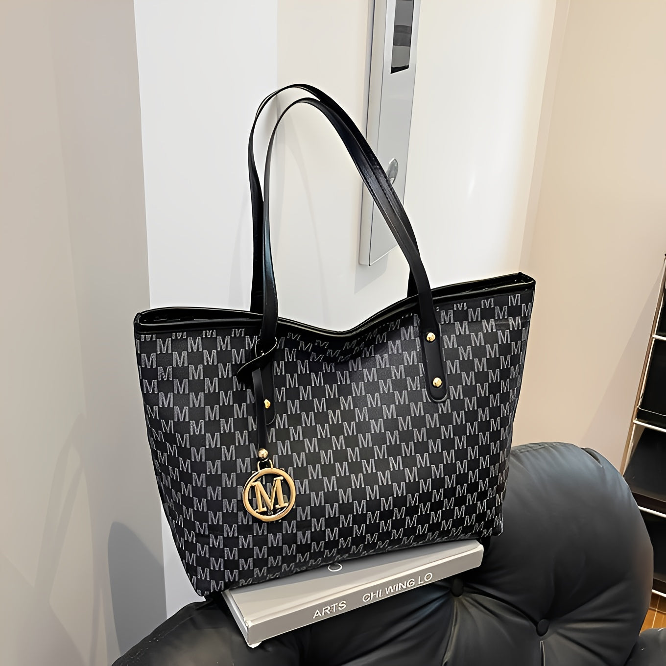 Sac Cabas Femme Vintage – Grande Capacité, Fermeture Éclair, Sac à Main avec Bandoulière Fixe, Design Monogramme Élégant en Marron Café/Noir, Doublure en Polyester, Idéal pour Quotidien