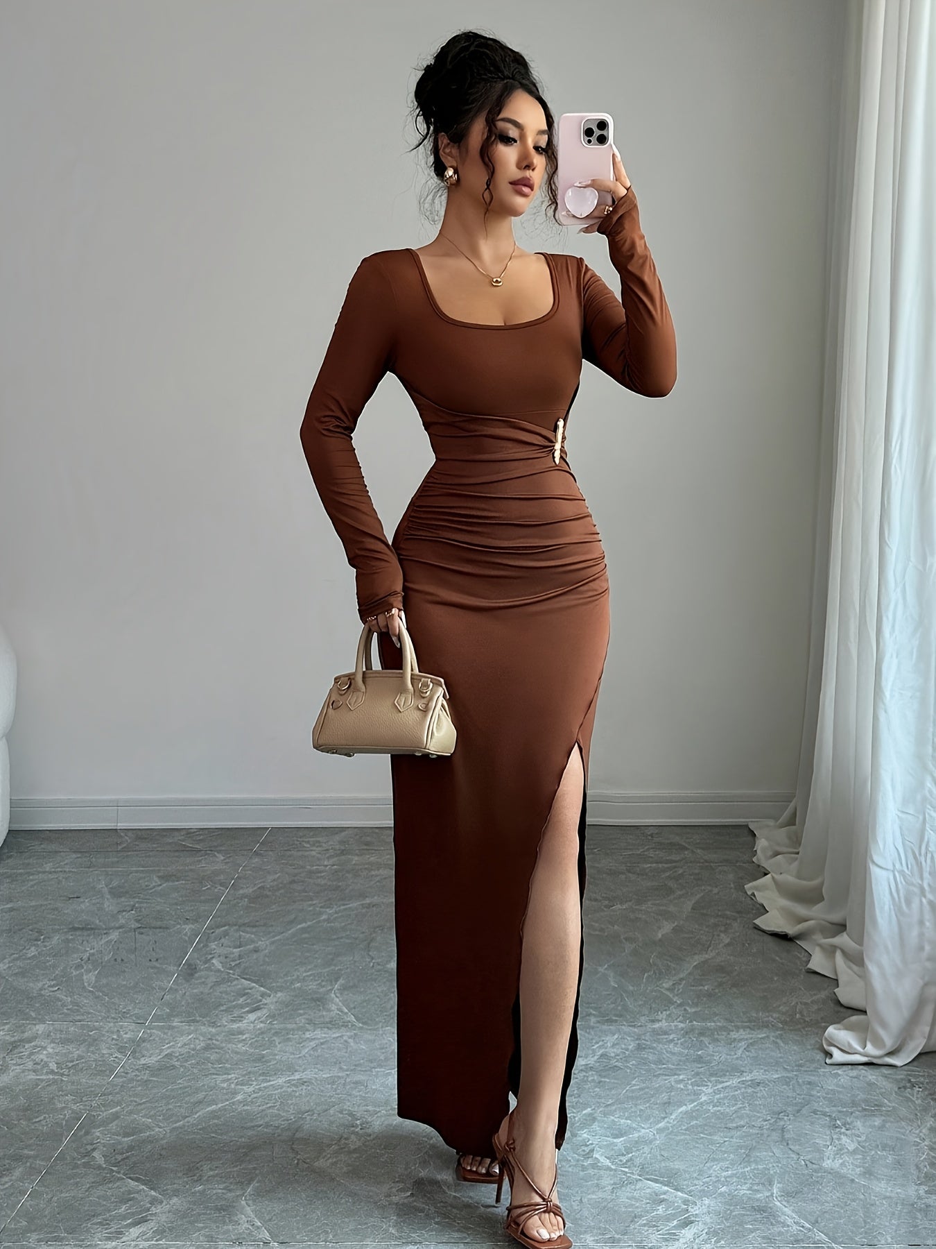 Robe Femme Élégante Haut de Gamme — Col Carré, Manches Longues, Taille Plissée avec Boucle Métallique, Coupe Slim, Ourlet Asymétrique, Robe Mi-Longue Automne, Tenue Classique et Sophistiquée, Robe de Soirée/Formelle pour Femme
