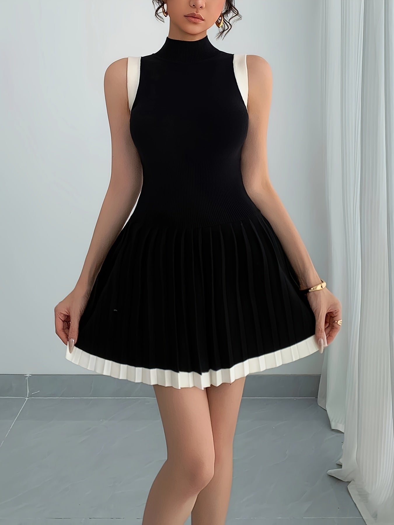 Robe Femme Élégante Sans Manches Col Haut — Mini Robe Noire Côtelée avec Bordure Blanche, Taille Cintrée et Jupe Évasée, Parfaite pour Printemps/Été/Automne, Style Adorable et Sophistiqué