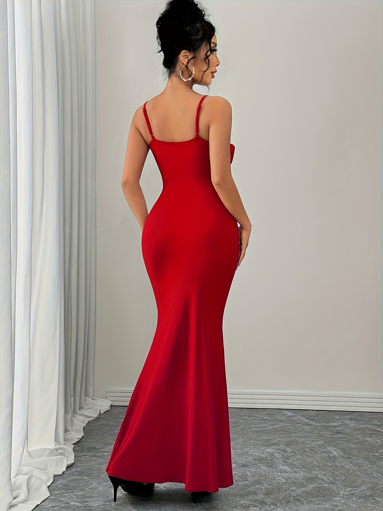 Ladies' Fashionable Temperament Red Bodycon Dress with Large Floral Design | Crew Neck, Solid Color, Suitable for All Seasons.