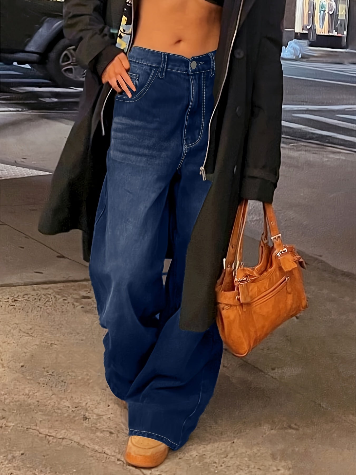 Jean Femme Coupe Droite et Ample - Pantalon Large Bleu Classique sans Élasthanne avec Passants de Ceinture, Ourlets Effilochés et Poches, Idéal pour Toutes Saisons, Tenues Décontractées ou Habillées (Lavage en Machine)