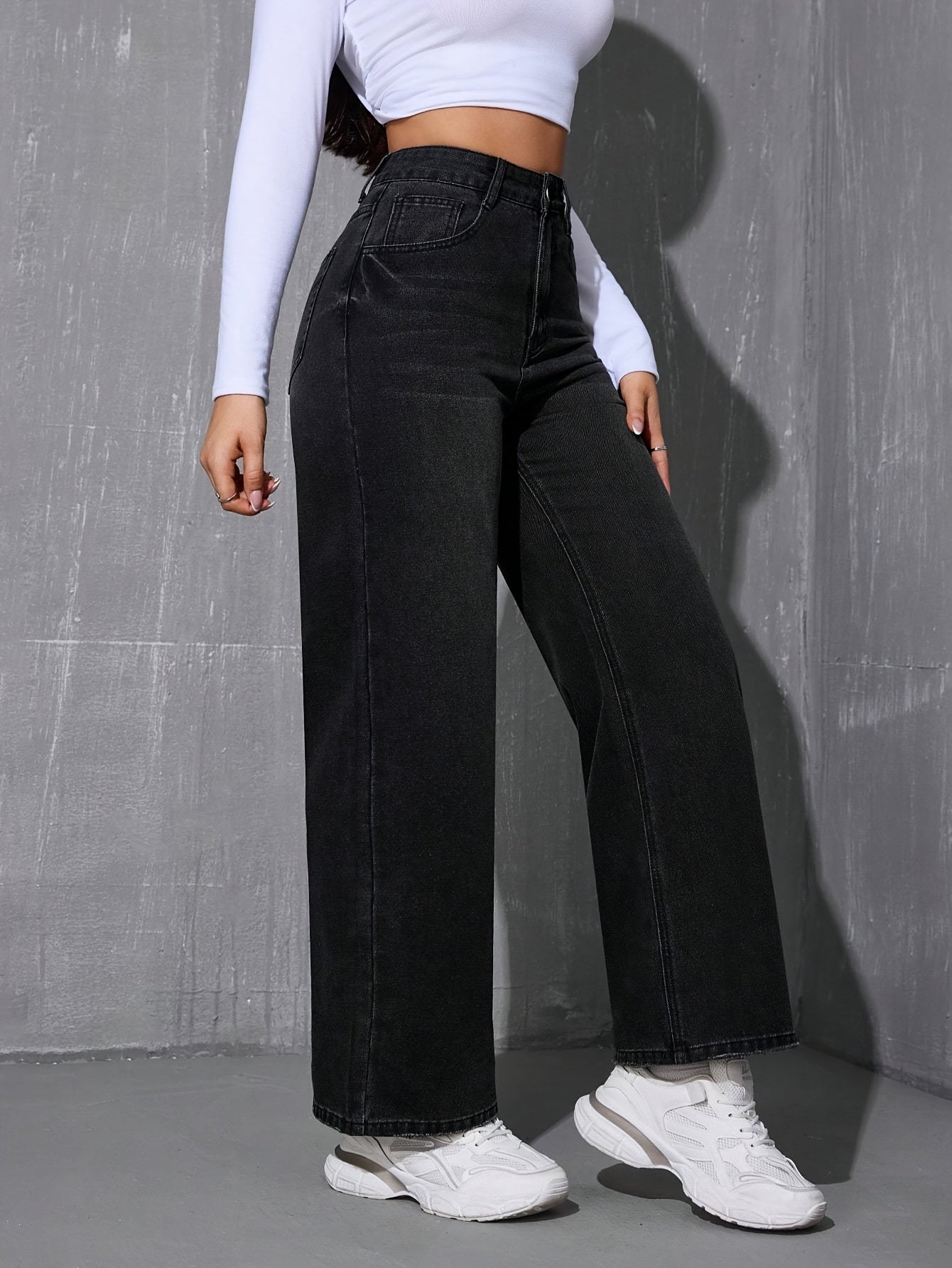 Jean femme décontracté à jambes larges - Noir, sans stretch, détails brodés, longueur longue, idéal pour le printemps/automne, tenue décontractée | Jean décontracté à jambes larges | Tissu non extensible