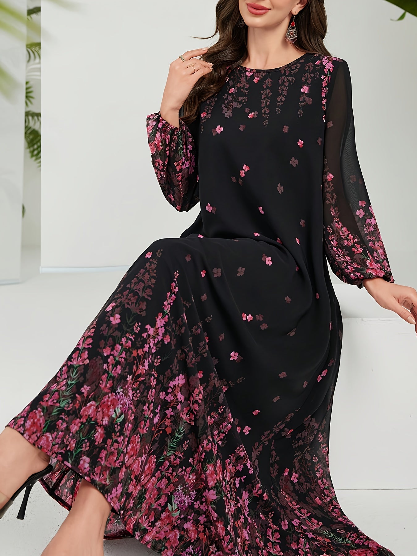 Robe Longue Grande Taille Élégante – Noir avec Imprimé Floral Rose, Coupe A-Ligne Flowy, Idéale Soirées, Bureau et Tenues Décontractées, Lavable en Machine