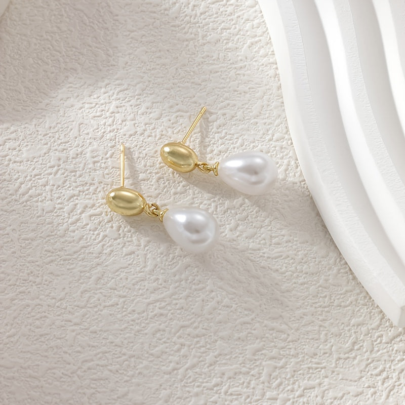 Boucles d’Oreilles Femme Élégantes – Minimalistes et Délicates, Créoles Pendantes Plaqué Or KC avec Grande Perle Imitation Blanche, Bijoux Polyvalents pour Quotidien et Soirées, Accessoire Intemporel Toute l’Année