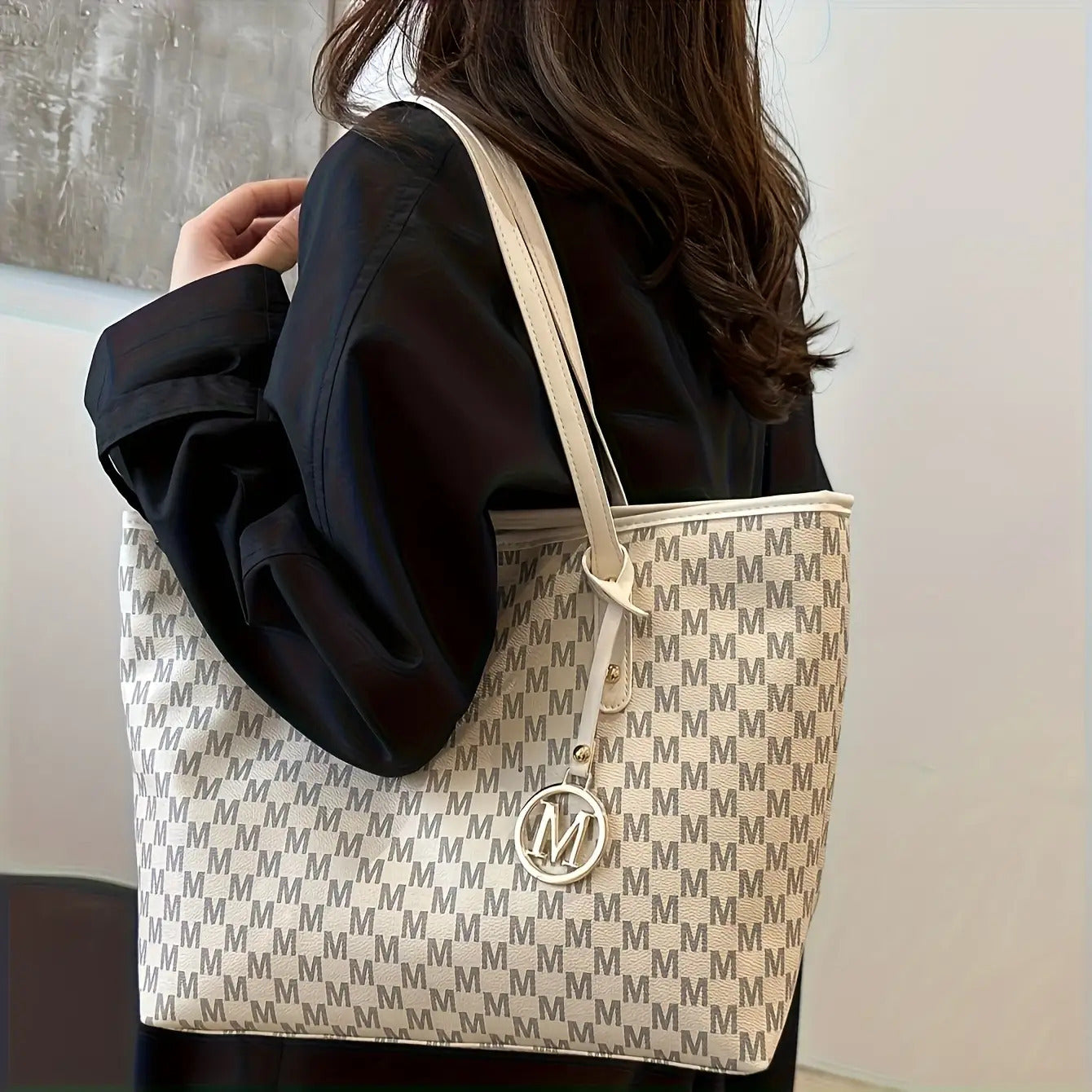 Sac Cabas Femme Vintage – Grande Capacité, Fermeture Éclair, Sac à Main avec Bandoulière Fixe, Design Monogramme Élégant en Marron Café/Noir, Doublure en Polyester, Idéal pour Quotidien