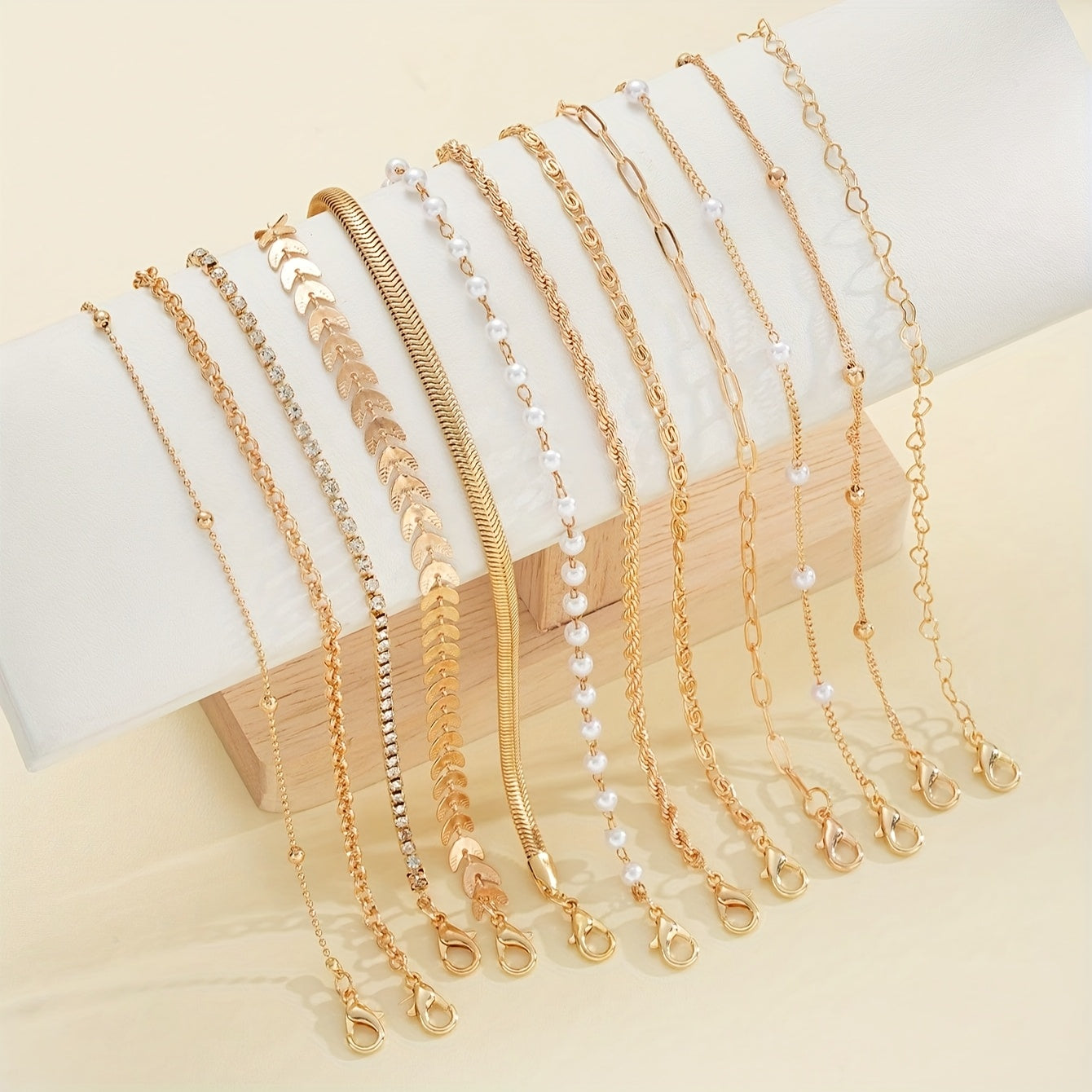 Lot de 12 Bijoux Élégants – Colliers et Bracelets Multi-Couches avec Strass, Cœur, Perles Rondes, Chaîne Serpent et Charm Avion, Style Minimaliste, Idéal Soirées, Mariages et Quotidien