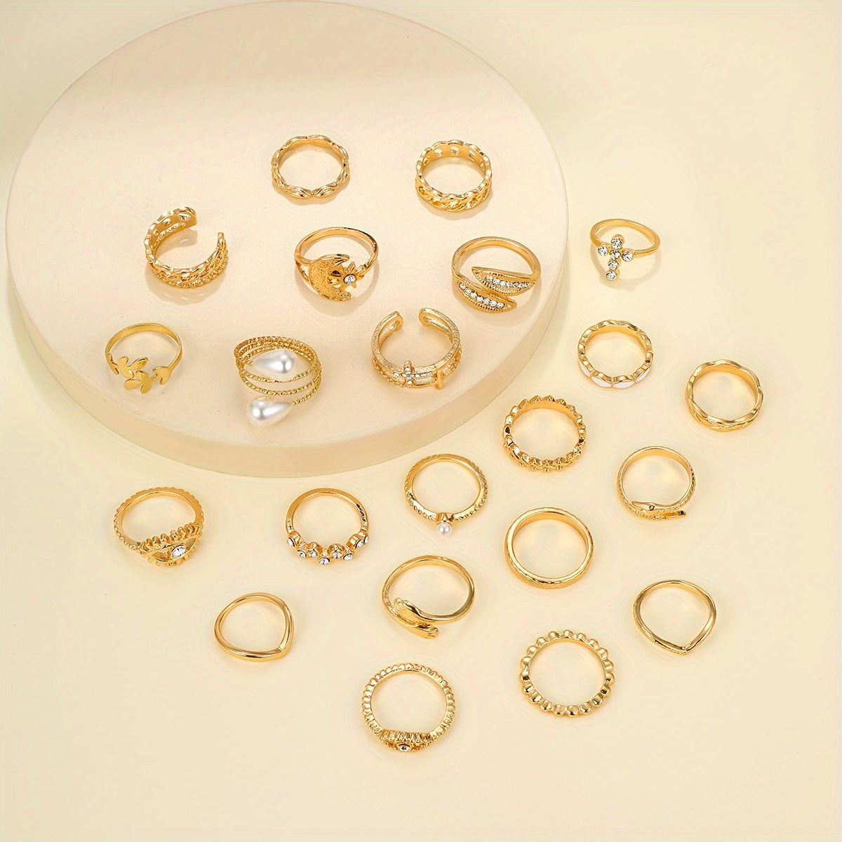 A Set of 22 Stylish Vintage Rings Featuring Leaves, Eyes, Moons, Crosses, Rhinestones, And Faux Pearls, Perfect for Parties, Dates, And Everyday Wear.
