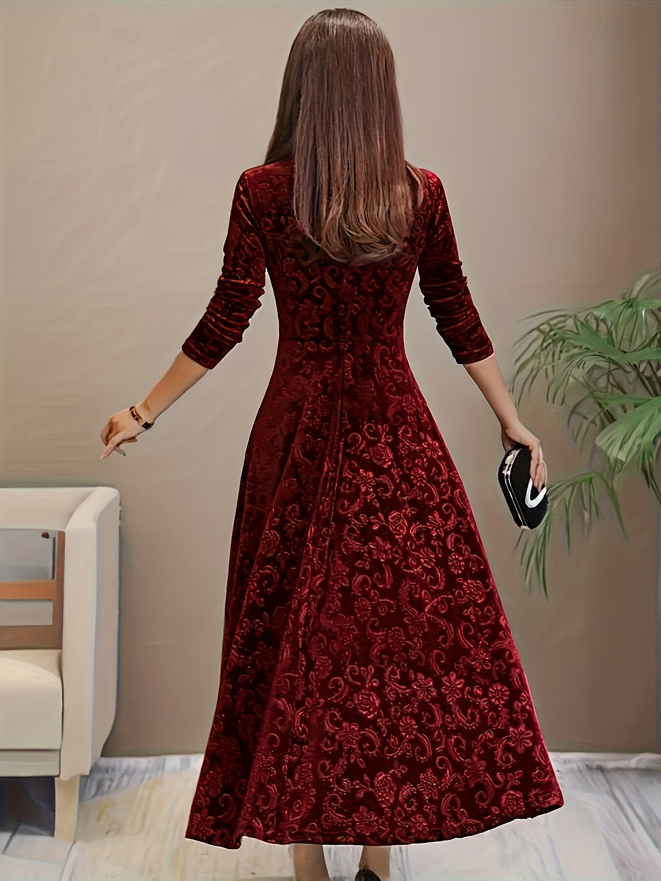 Robe longue en velours à motif floral et manches longues, encolure carrée, idéale pour le Nouvel An. Design élégant