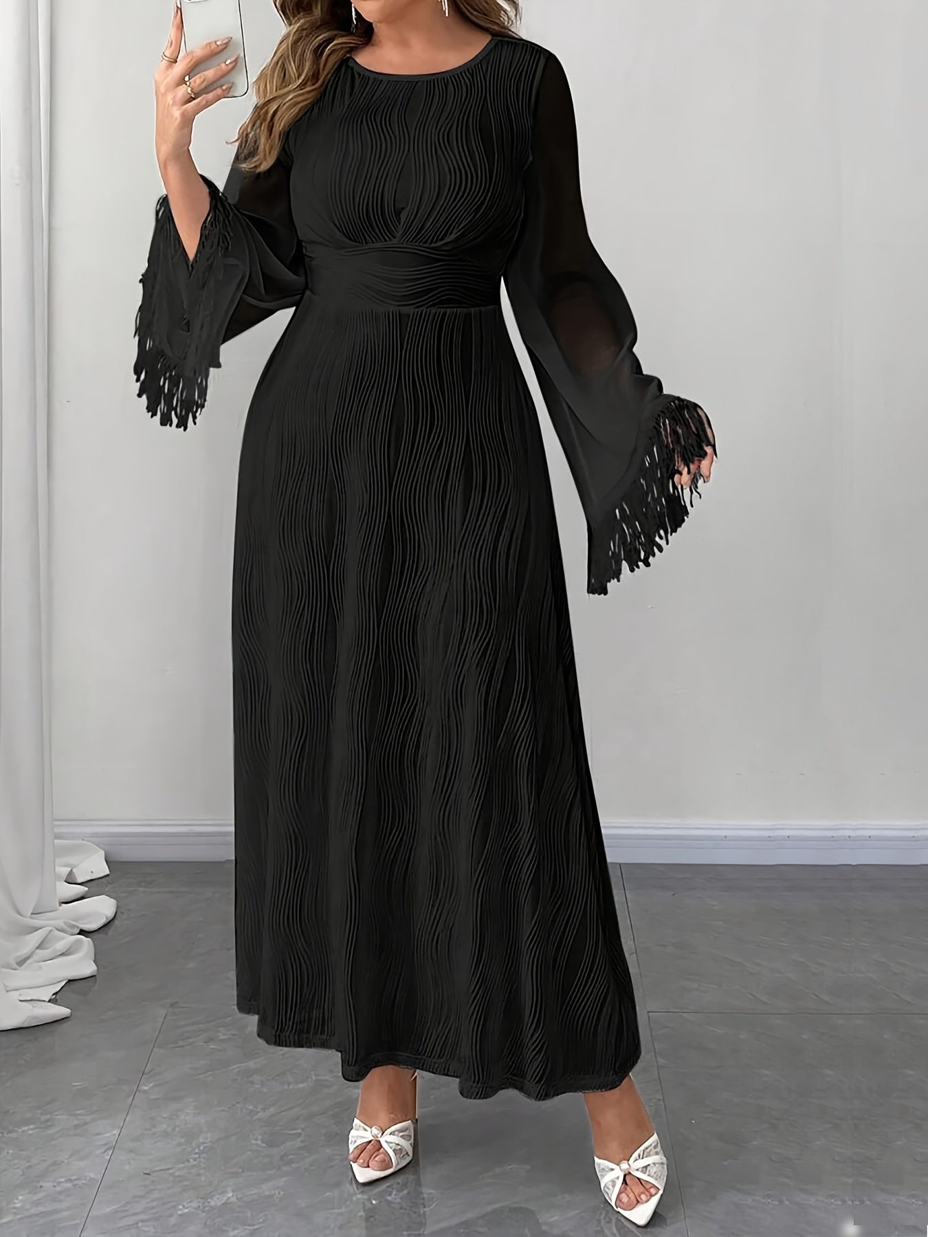 Robe élégante grande taille femme – manches longues en chiffon effet vague, avec franges
