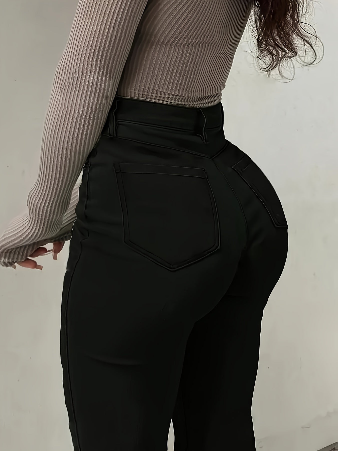 Jean Femme Grande Taille Noir Élégant – Taille Haute, Tissu Extensible, Fermeture Avant à Boutons, Confort Toutes Saisons, Style Décontracté, Coupe Évasée
