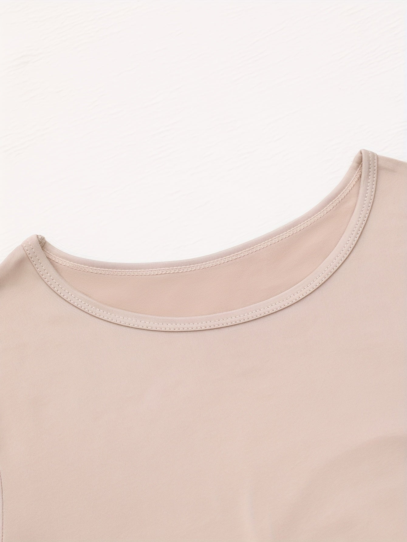 Body gainant femme intégral à coupe ajustée, contrôle du ventre, manches courtes à longues avec col, sans coques poitrine, sous-buste bas, effet lissant et rehausse fessier, lavable en machine, design minimaliste sans volume sous les vêtements