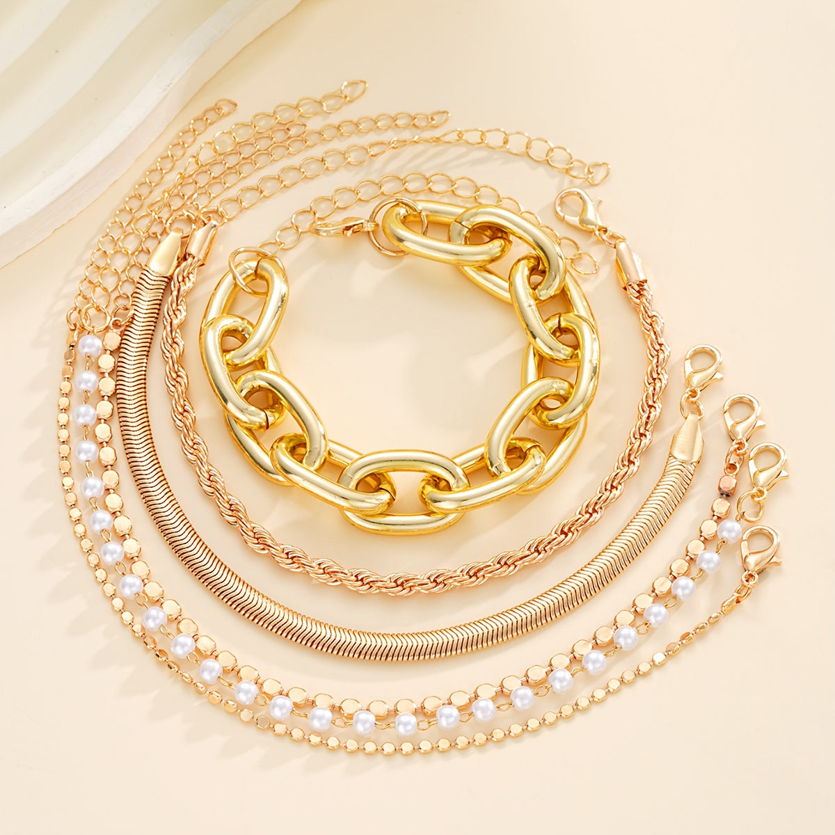 Lot de 6 bracelets vintage femme – métal élégant, éléments multiples, perles imitation, chaîne serpent torsadée, maillon rond, multi-couches empilables, parfait pour vacances, soirées, rendez-vous, cadeaux ou tenue quotidienne