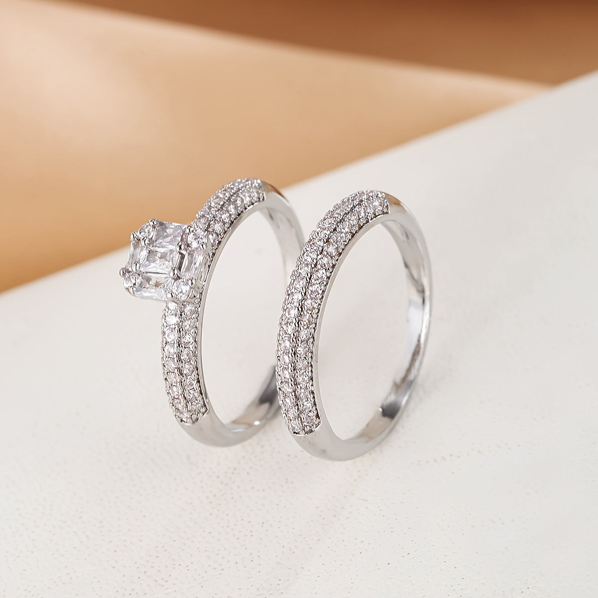 A Set of Simple And Stylish Engagement And Wedding Rings from Europe And America.