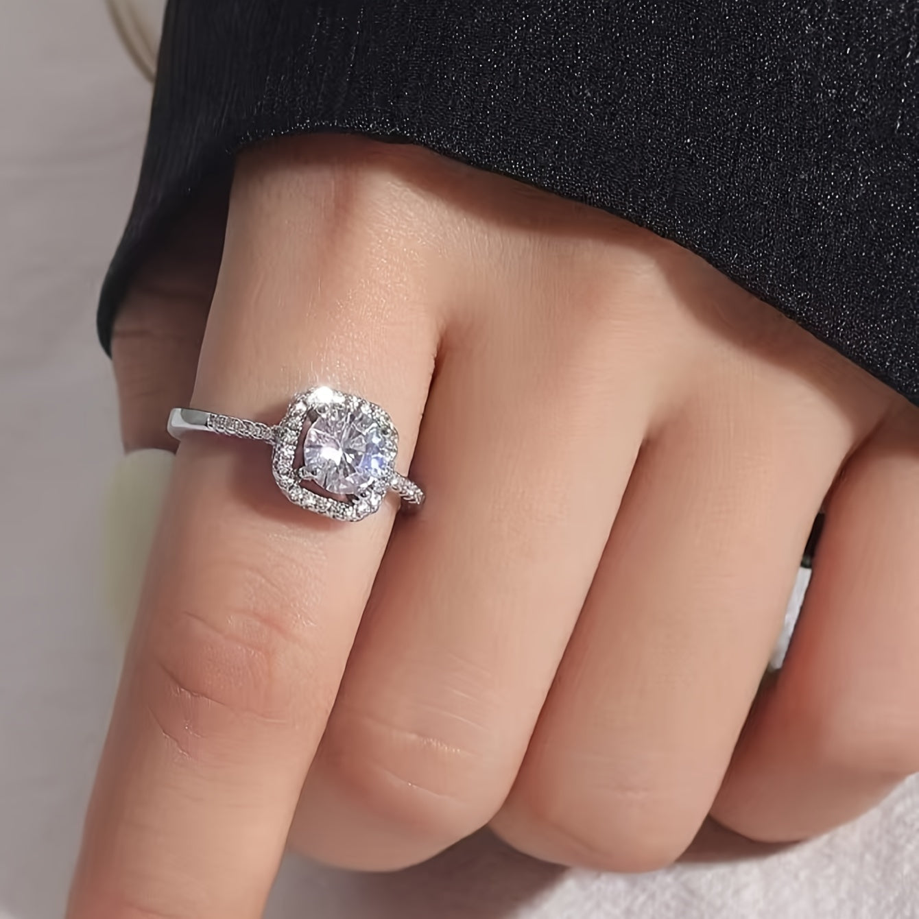 A Square-cut Copper Open Ring with Micro-set Synthetic Synthetic Zirconia, Suitable for Women's Daily Wear