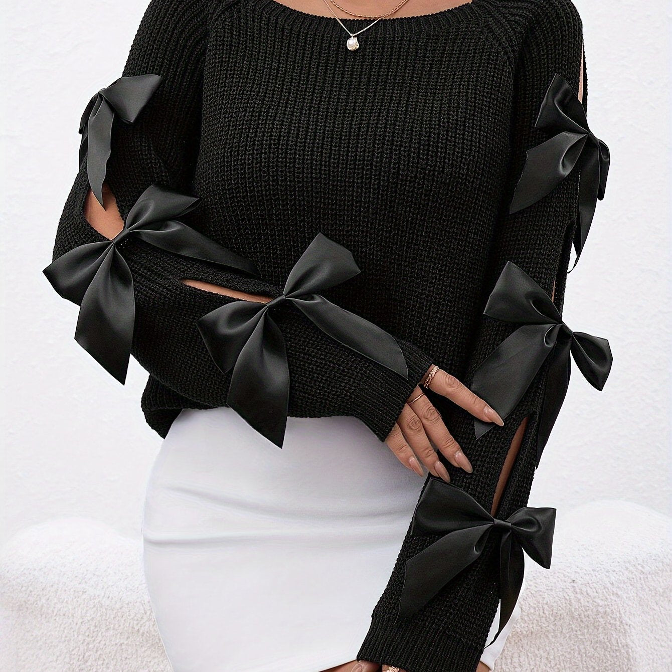 Pull élégant pour femmes – Col rond avec nœud décoratif, manches longues, détails découpés, automne/hiver