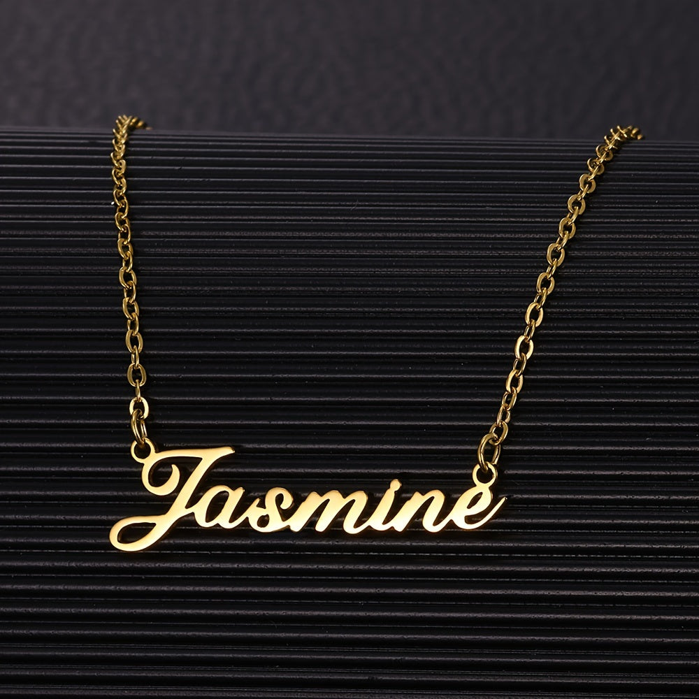 Collier personnalisé pour femmes et hommes, pendentif doré avec prénom en script cursif, bijou minimaliste unisexe, accessoire élégant pour tenue décontractée, chaîne délicate, parfait pour les amateurs de mode
