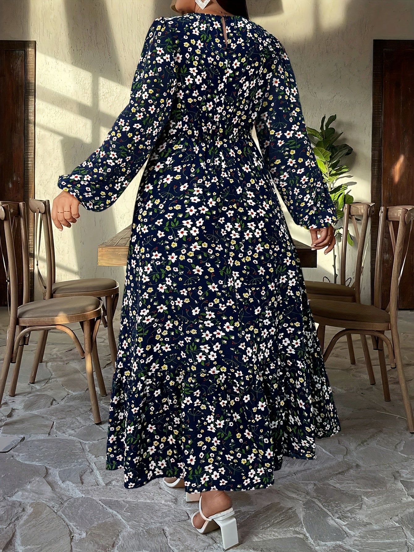 Robe Longue Grande Taille Élégante – Imprimé Floral, Manches Lanternes, Col Rond, Coupe Ample, Tissu Non Extensible, Idéale Printemps/Automne et Soirées Semi-Formelles