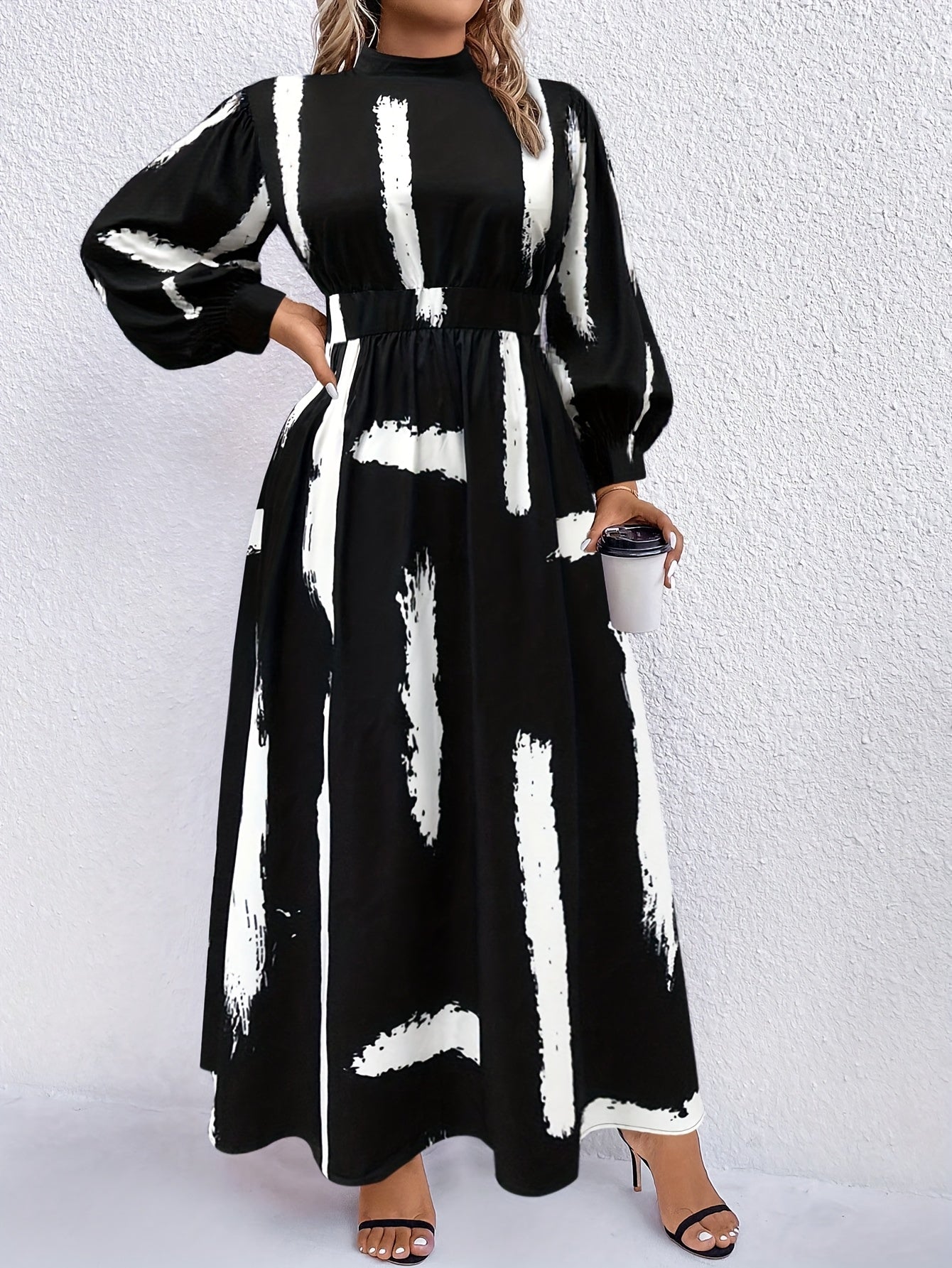 Robe Élégante Grande Taille Femme – Imprimé Pied-de-Poule Noir et Blanc, Coupe Oversize Inspirée, Jupe Crayon et Coupe A-Line, Longueur Maxi, Parfaite pour Mariages et Fêtes, Col Montant, Lavable en Machine
