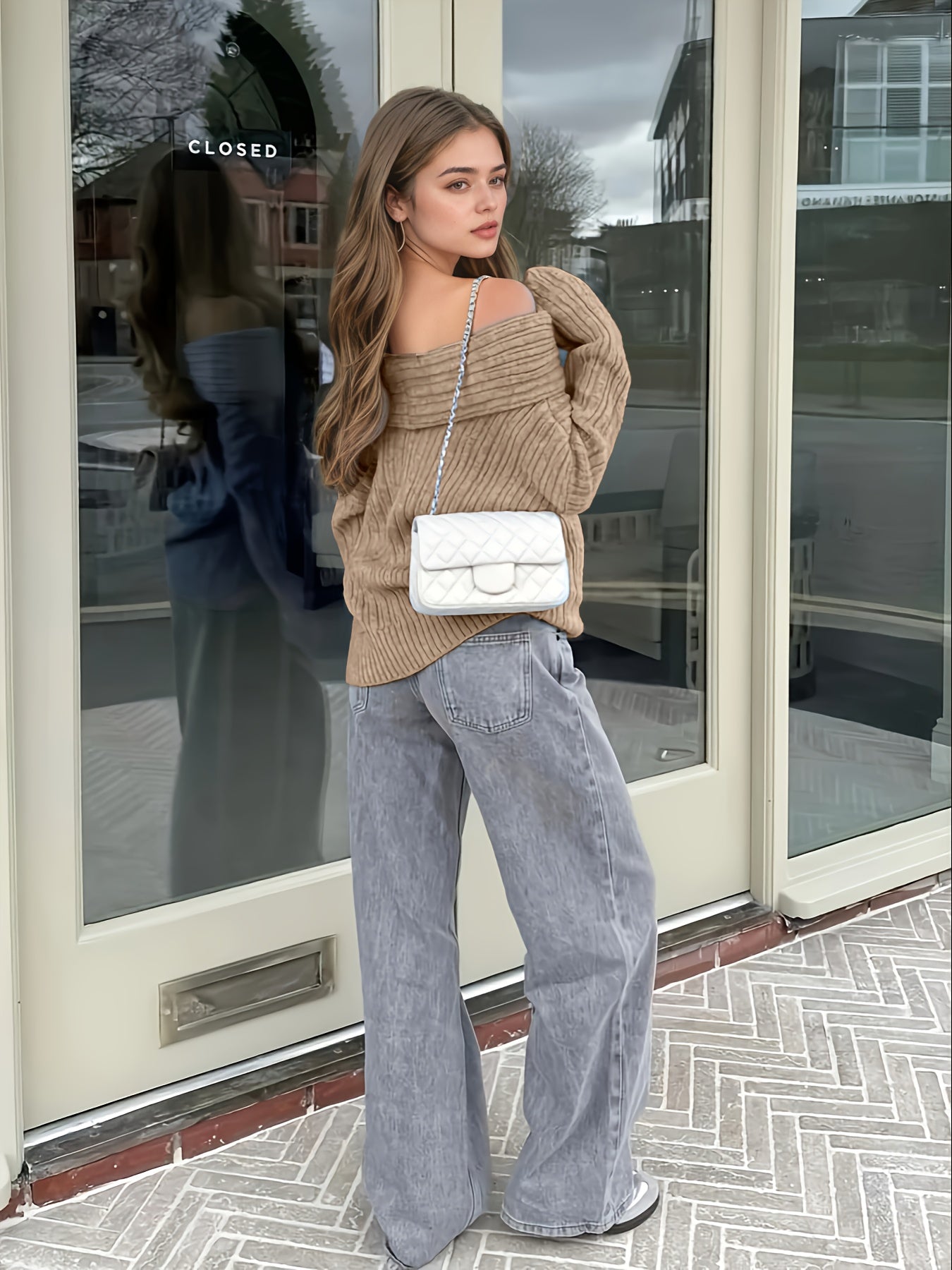 Pull élégant à épaules dénudées pour femme, manches longues, tons neutres