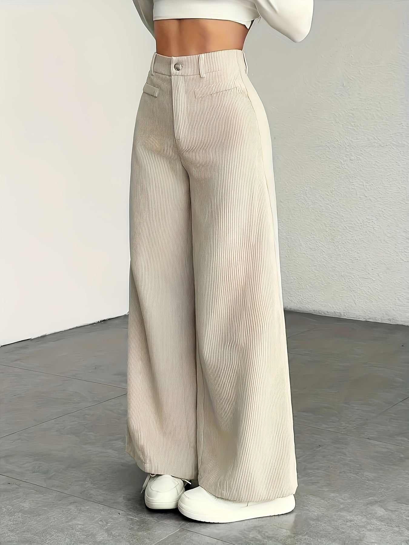 Ensemble trois pièces beige pour femme : pantalon taille haute à jambes larges en velours côtelé